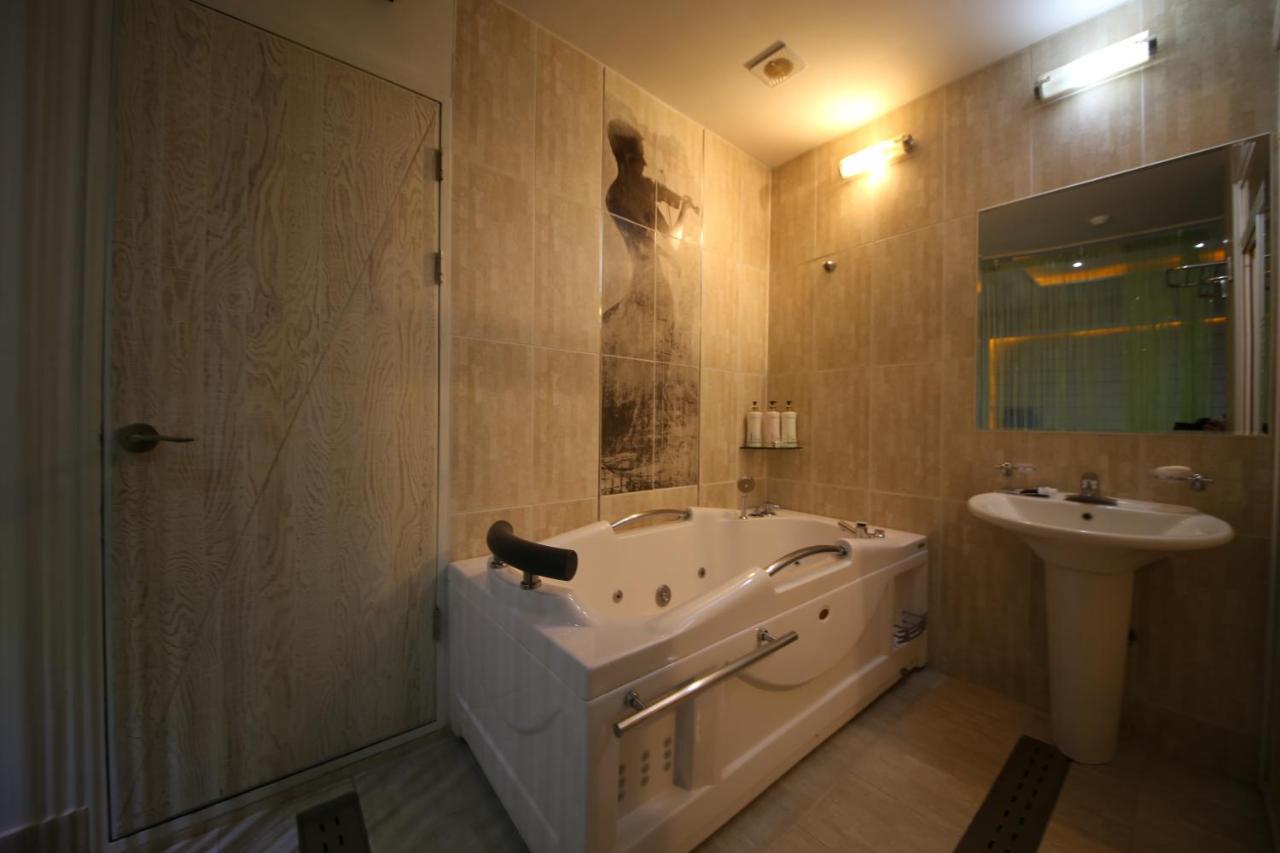 Dubai Hotel Daejeon Extérieur photo